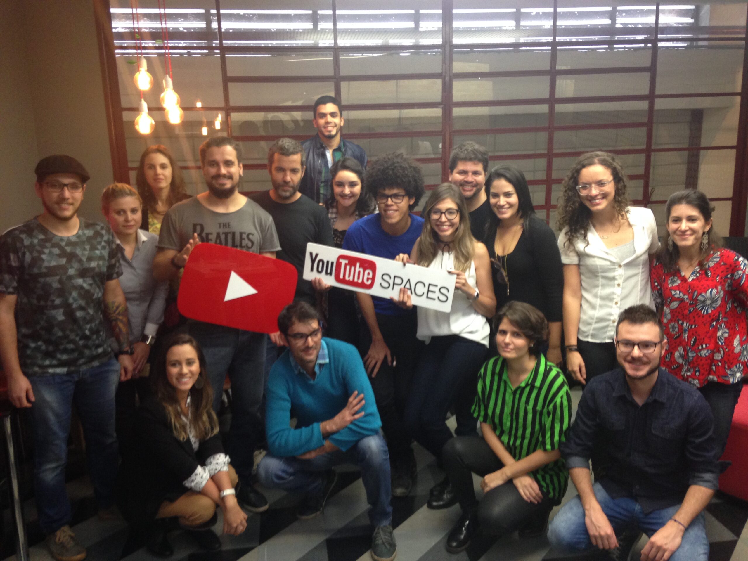 João Wainer e os alunos do MOOC em evento no YouTube Space (Marina Estarque/Knight Center)